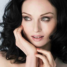 Софи Эллис-Бекстор поет вместе с мужем